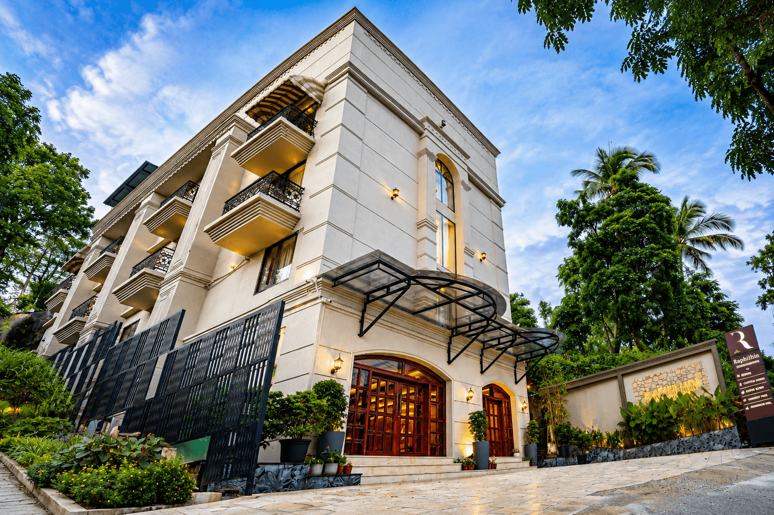 Welcome to RAPHILHIN – The Business Hotel