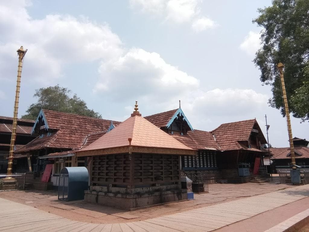 Thirumandhamkunnu Temple